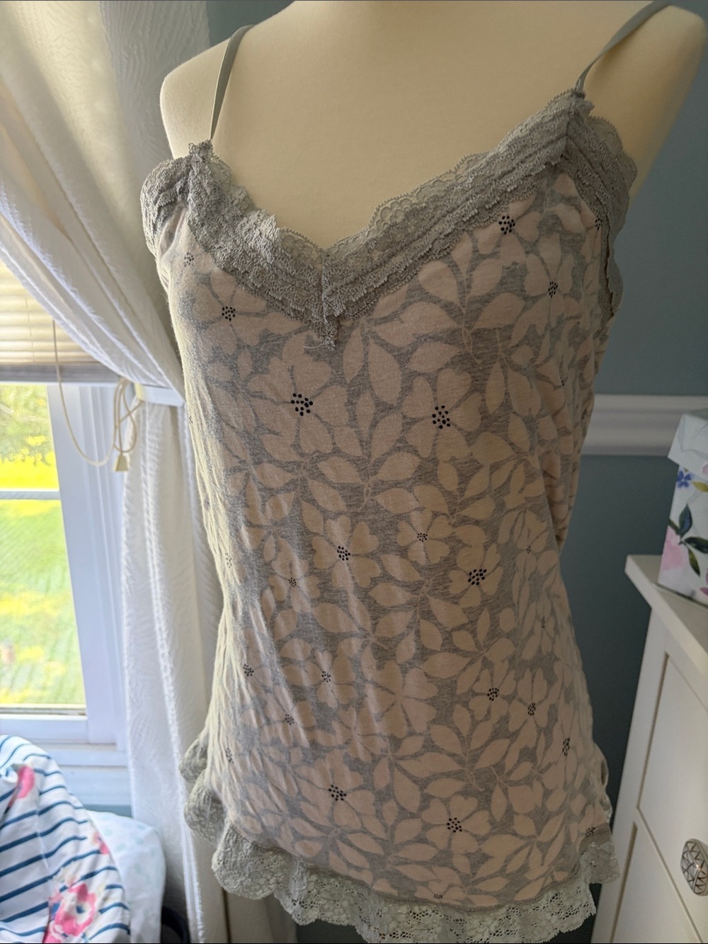 Lace-Trim Floral Camisole Tank Top - Gray
